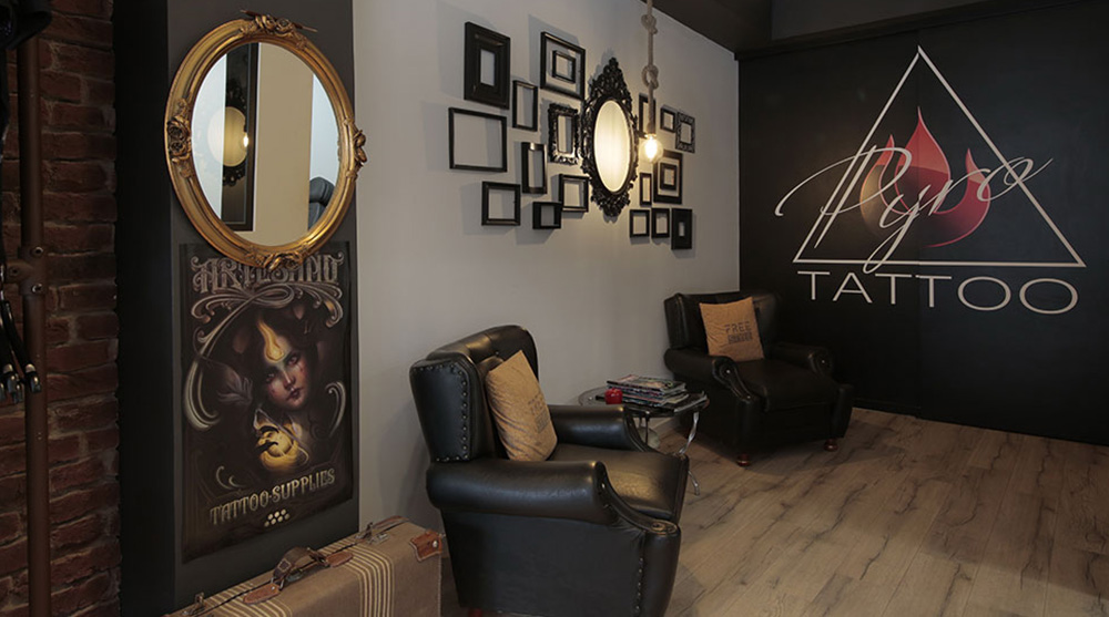 decoracion de estudio de tatuajes